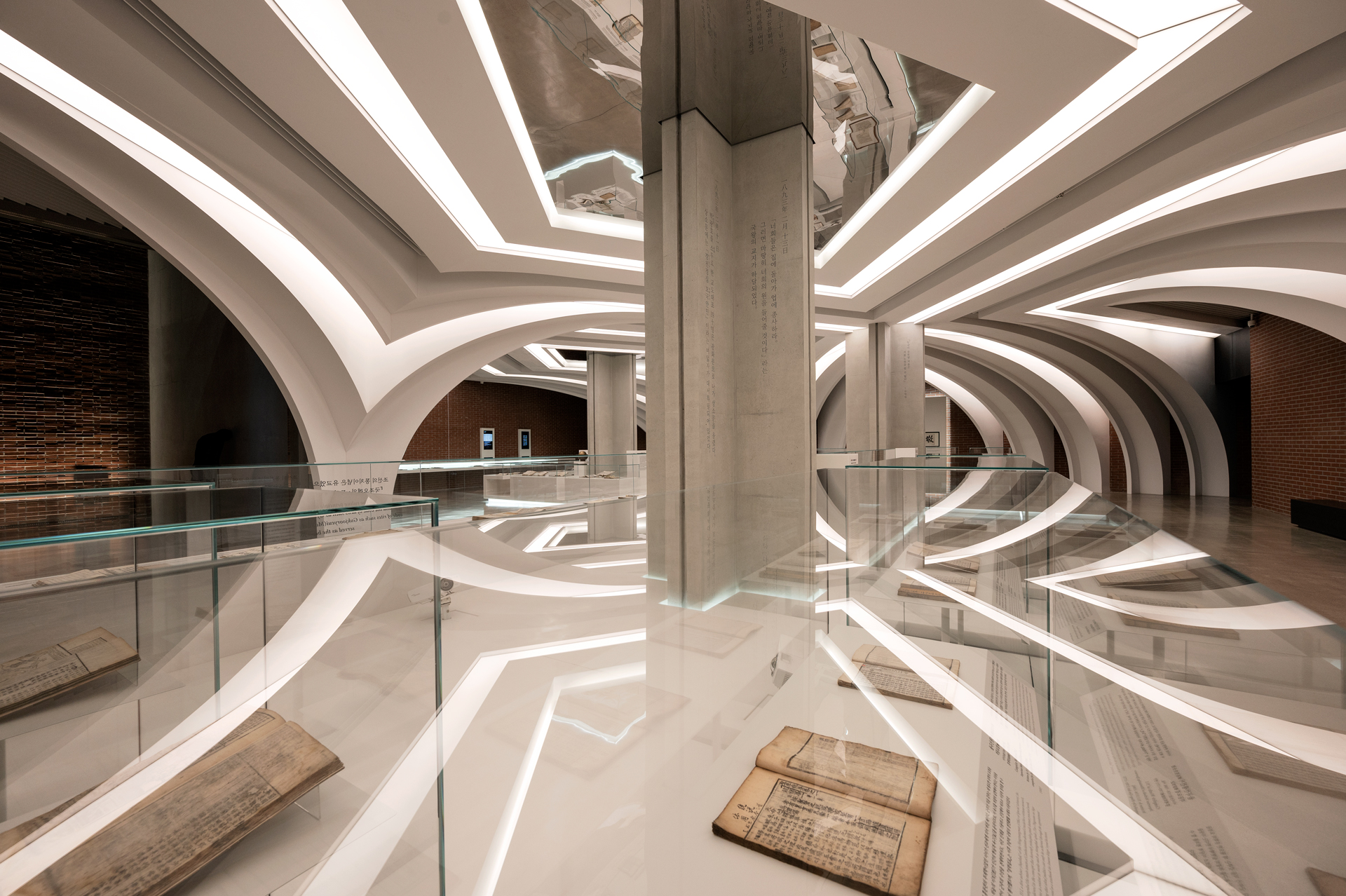 Seosomun Shrine History Museum, interior