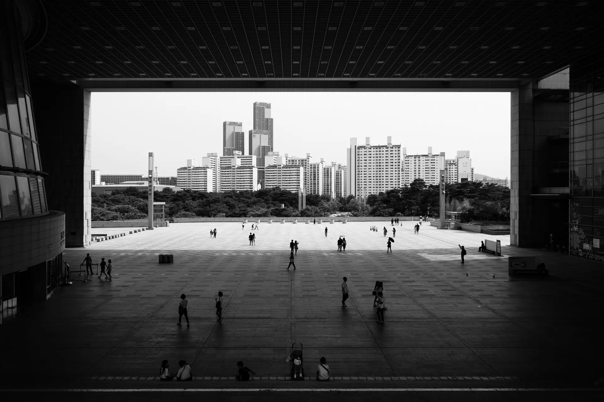 National Museum of Korea, Black and White